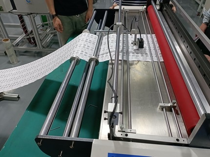 臺式電腦裁切機3.jpg